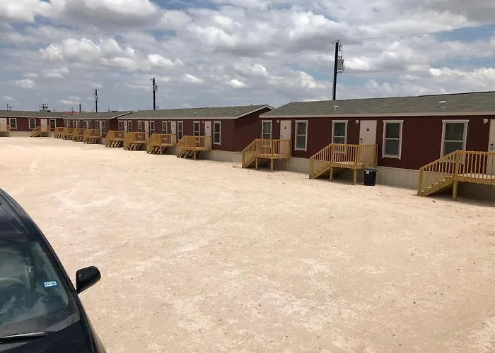 Monahans Country Inn